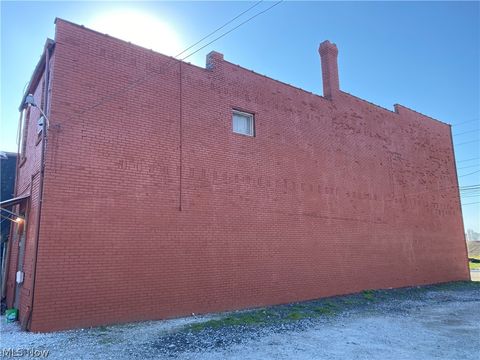 Tiny photo for 915 Wooster Road W, Barberton, OH 44203 (MLS # 5185935)