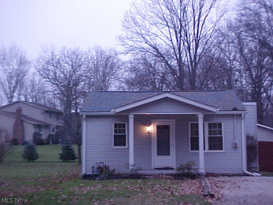 Nice 2 Bedrooms, 1 Bath Ranch. Newer kitchen with appliances. Mud room with washer and dryer. This home sits on a fenced double lot 89 x 120. The garage will hold 3 cars and has plenty of storage.  Newer vinyl siding and roof. Ready to move in.