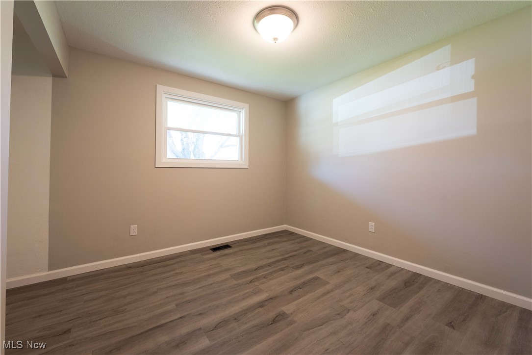 7275 Eric Drive, Mentor, Ohio image 13
