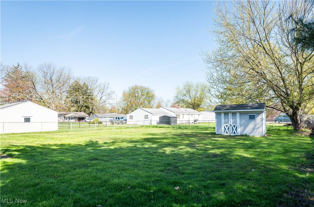 7275 Eric Drive, Mentor, Ohio image 24