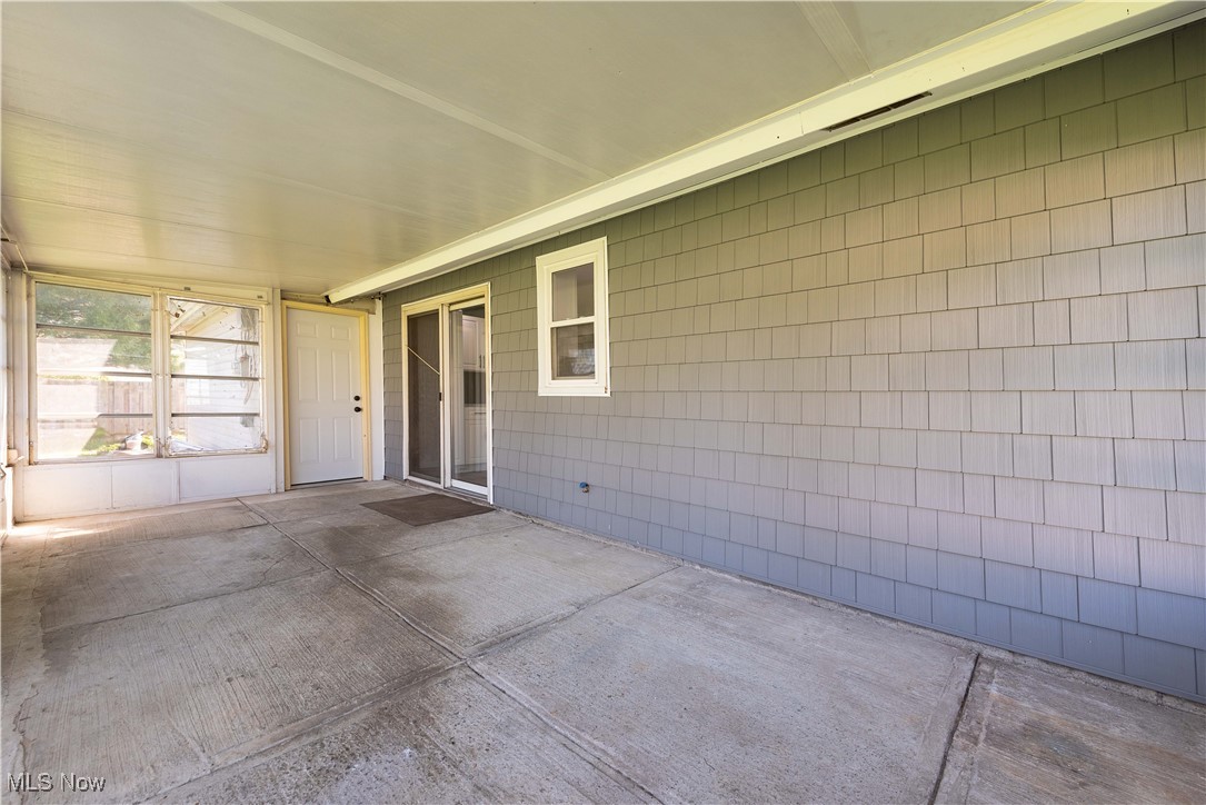 7275 Eric Drive, Mentor, Ohio image 21