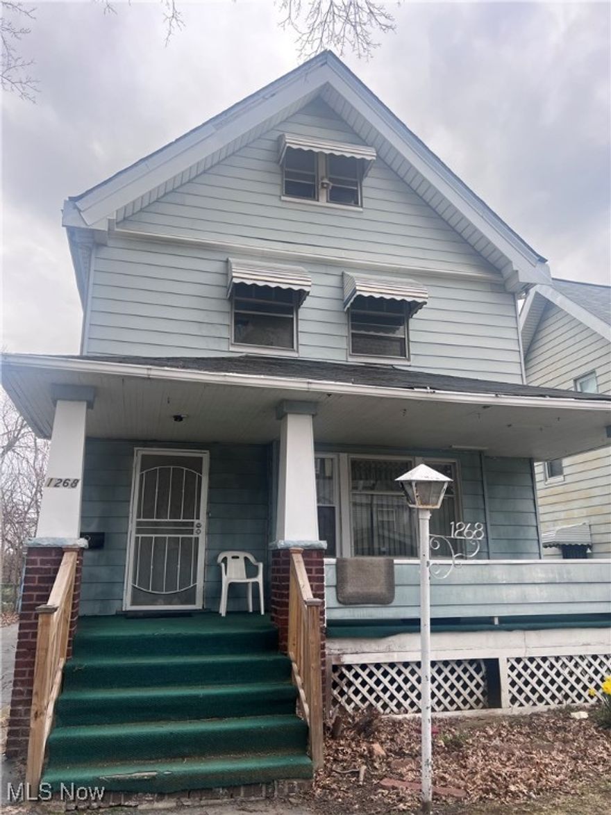 SOLD AS A PACKAGE of 4 ONLY. Currently vacant and showing to prospective tenants at $1,200per month. Buyer to assume POS. 
Package Price is $384,000
Package Rental Income Potential is $4,200 per month / $50,400 annually
Package Total Taxes: $3,031.40 annually
Package includes the following addresses: 
1. 1261 E 134th Street / MLS #5175307
2. 1268 E 134th Street / MLS #5175314
3. 1281 E 134th Street
4. 667 E 124th Street