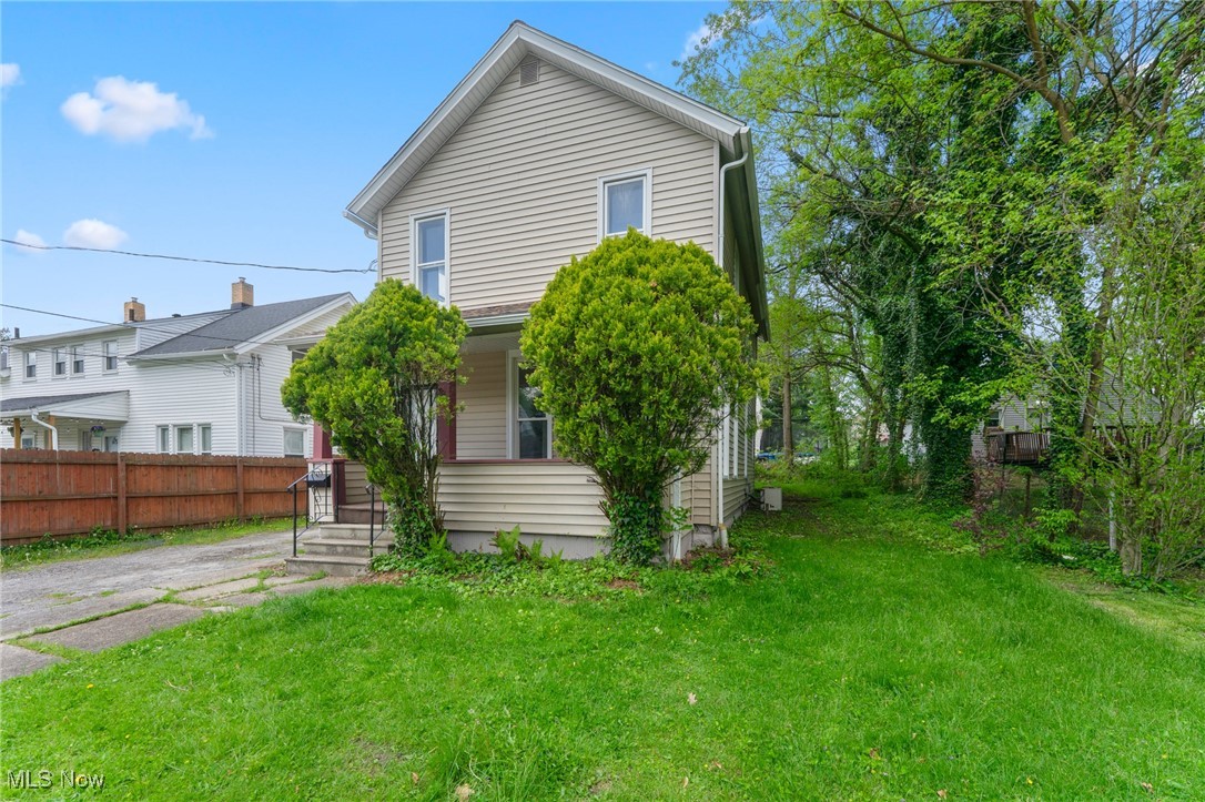 22 N Clover Avenue, Niles, Ohio image 2