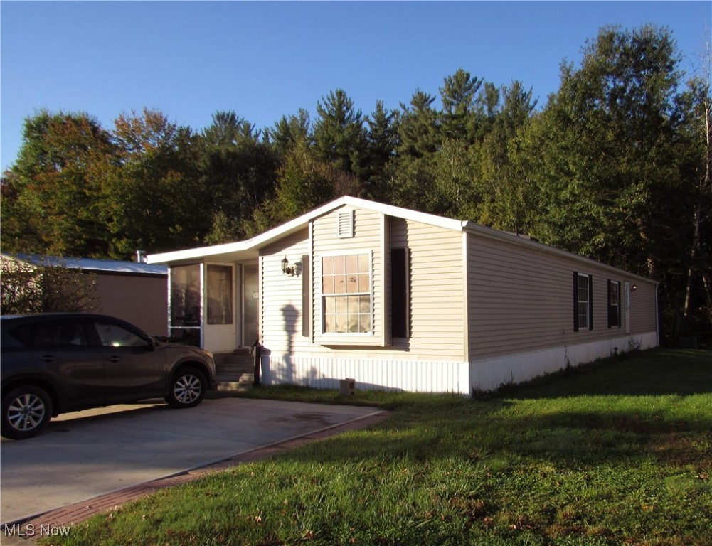 12349 Honey Locust Lane Ln, Garrettsville, Ohio image 1