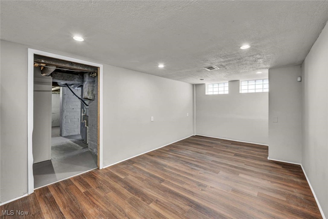 Shore View 02 - Residential