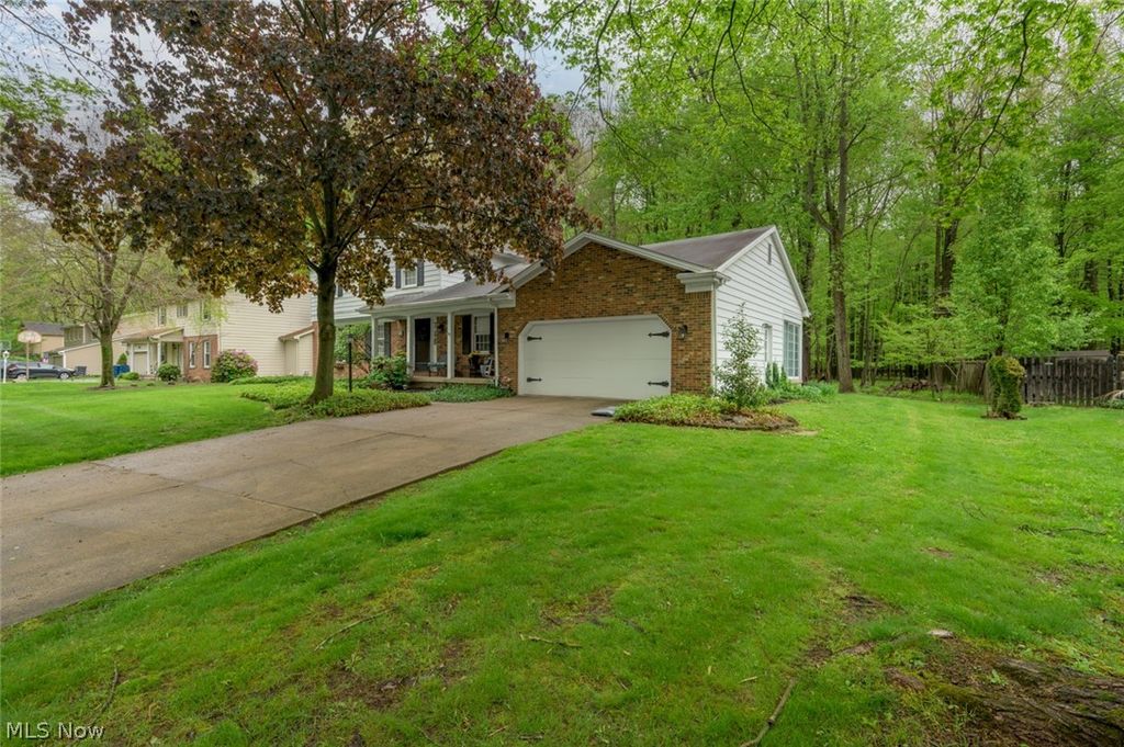 Photo of 7749 Silver Fox Drive, Youngstown, OH 44512 (MLS # 5209067)