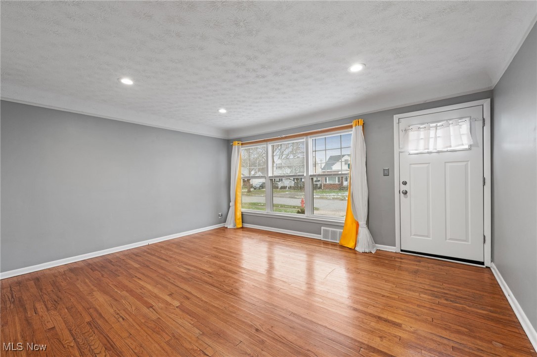 Knickerbocker - Residential