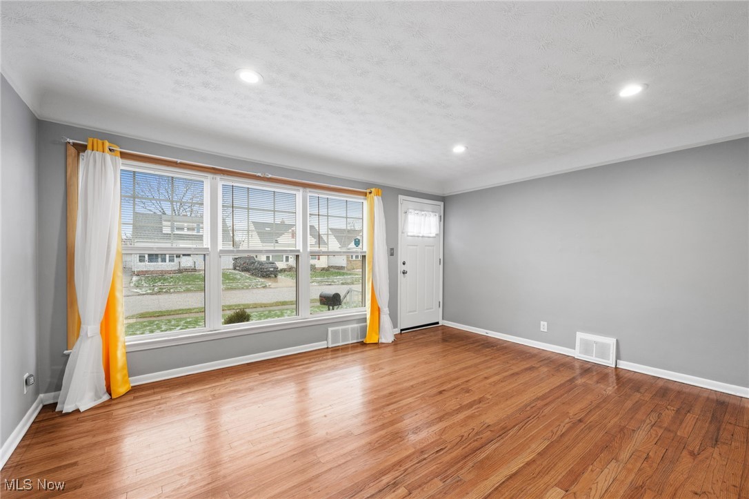 Knickerbocker - Residential