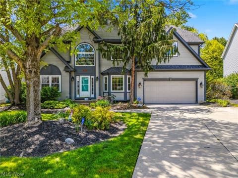 Homes For Sale - 2984 Silver Maple Drive<br/> Summit County, Fairlawn, OH 44333