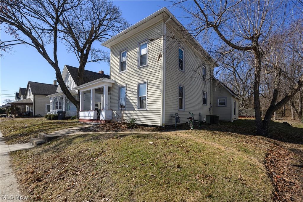 Photo of 204 S Main Street, Tuscarawas, OH 44682 (MLS # 5189998)