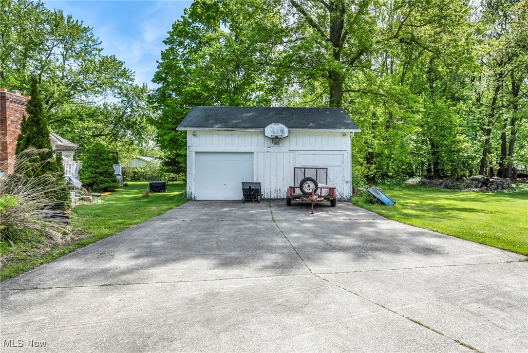7435 Little Mountain Road, Mentor, Ohio image 10