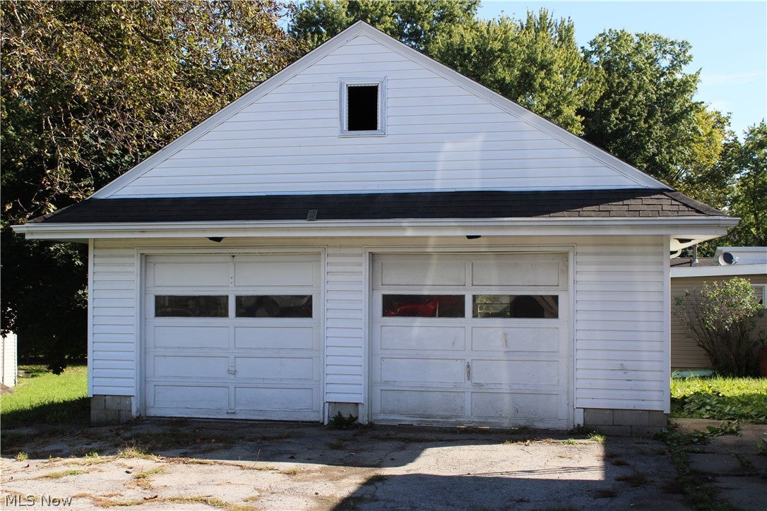 17 Hollister Street