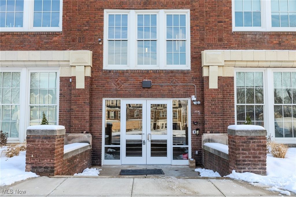 Photo of 25 Public Square, Willoughby, OH 44094 (MLS # 5178043)