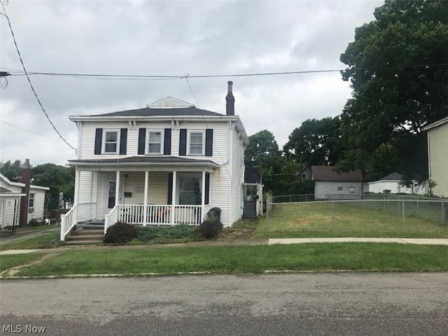 Catch It While You Can...this duplex in Salem is an opportunity! One unit is already filled with a long term tenant and the upstairs apartment has one bedroom. Huge bonus vacant lot next door transfers with this property.