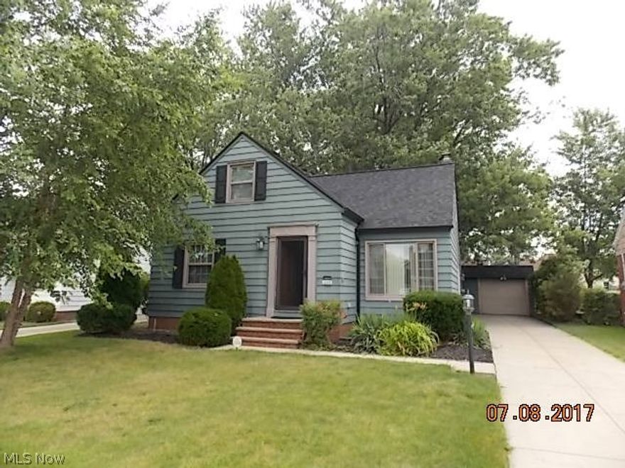 Nice Mayfield bungalow at a good price.  It is well maintained with a slider out to the back deck.  Tenant occupied month to month lease.  First Look Initiative in effect for first 20 days until 8/24/2017.  Only owner occupant offers considered during that period.