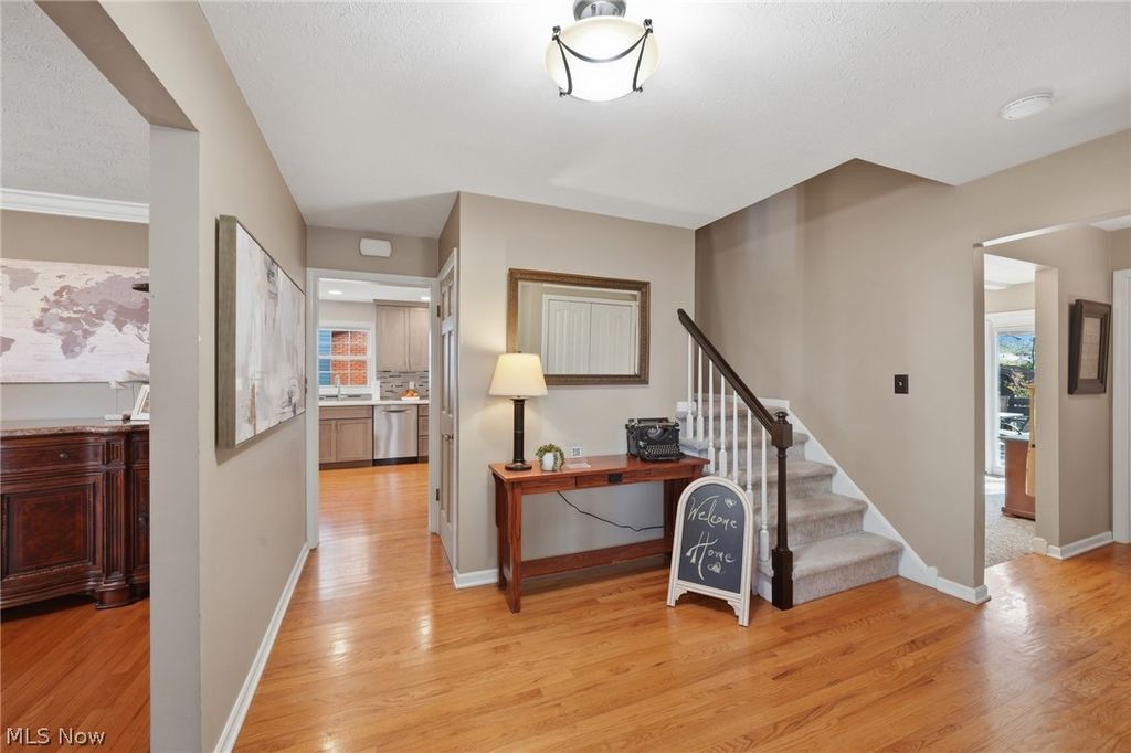 Photo of 613 Welshire Drive, Bay Village, OH 44140 (MLS # 5201739)