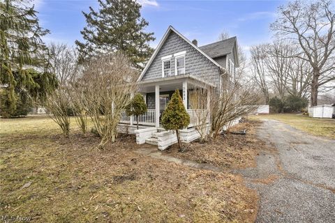 Homes For Sale - 2833 Hubbard Road<br/> Lake County, Madison, OH 44057