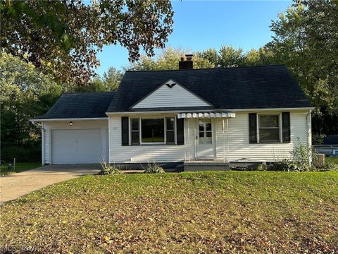 Homes For Sale - 9934 Georgetown Street<br/> Louisville, OH 44641