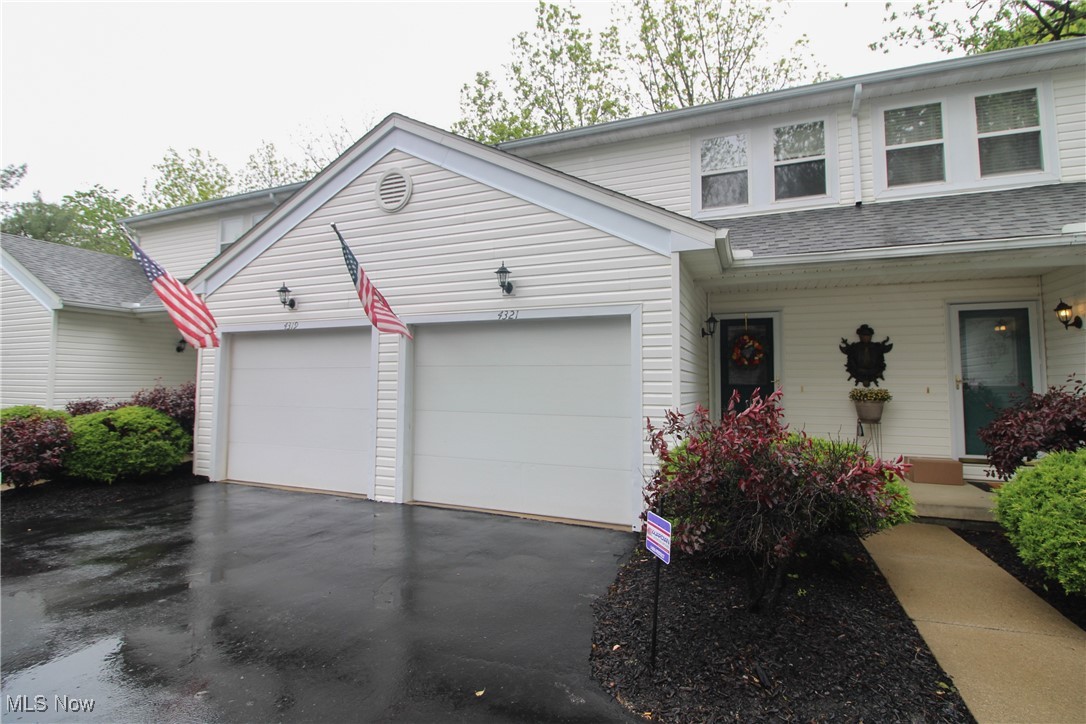 4321 Devonshire Drive, Youngstown, Ohio image 1