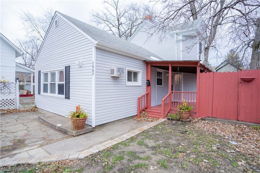 Calling all investors and fixer uppers!  Amazing opportunity to put your finishing touches on this Lakewood Ave beauty.  Great frontage and side yard with endless landscaping possibilities!  Inside boasts 4 bedrooms, 2 bathrooms & rear family room with faux fireplace.  Ideal street in Lakewood close to Cove Park, shops, & restaurants!  Price reflects condition of home.  Don’t miss out- schedule your showing today!