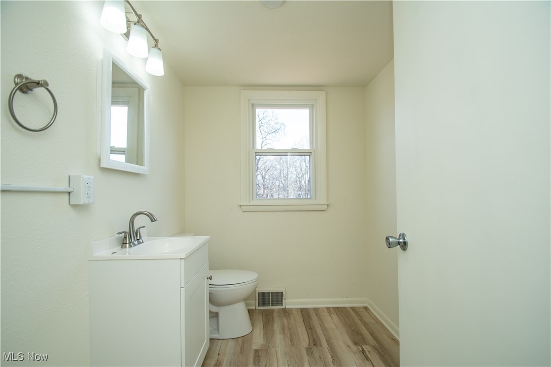 677 Central Parkway Avenue, Warren, Ohio image 36
