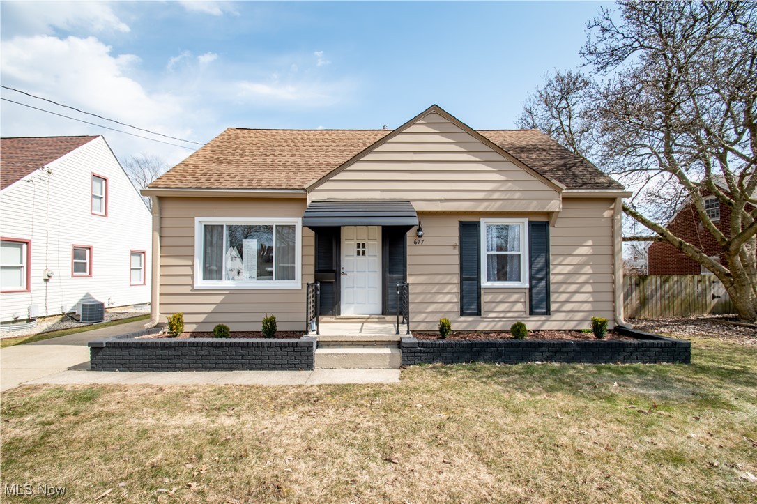 677 Central Parkway Avenue, Warren, Ohio image 1
