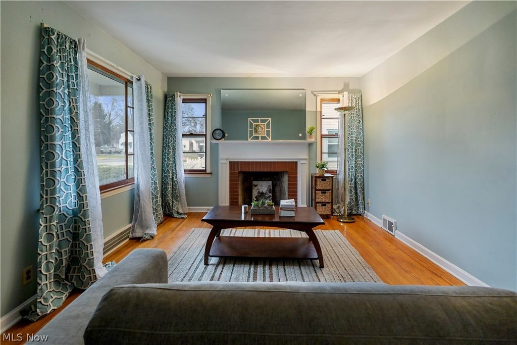 Photo of 2249 Coleman Drive, Youngstown, OH 44511 (MLS # 5198523)