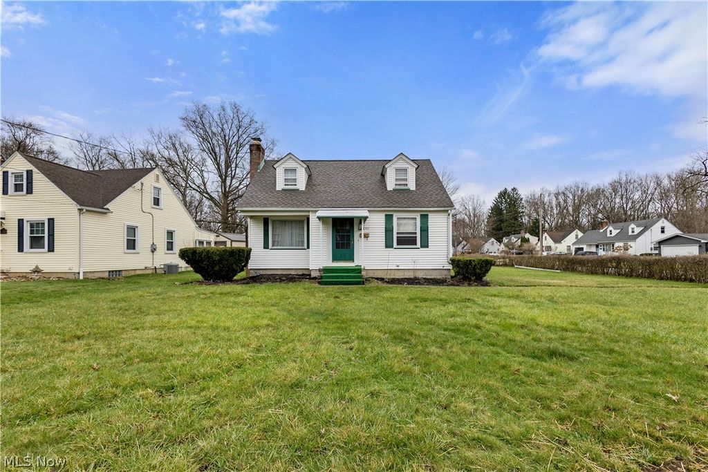 Photo of 2249 Coleman Drive, Youngstown, OH 44511 (MLS # 5198523)