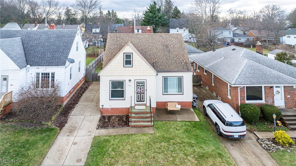 Photo of 8803 Pinegrove Avenue, Parma, OH 44129 (MLS # 5180706)