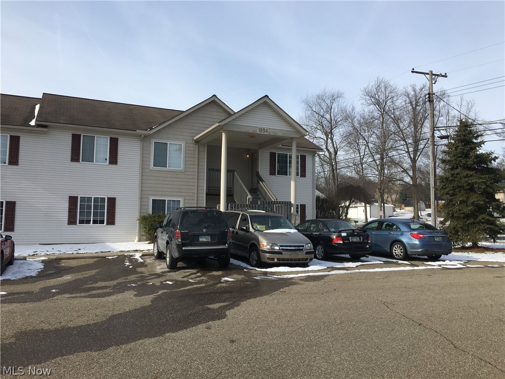 Dont miss this modern, bright and sunny apartment available in the Springfield Lake/Ellet Area! This 2 bedroom ground floor unit offers new laminate flooring throughout, an open kitchen, dining and living room area with 2 spacious bedrooms, one with a huge walk in closet! Washer and dryer hookups in the unit, or take advantage of the laundry room on site! Small pets may be considered for well qualified applicants with an additional monthly pet rent. All adult occupants must fill in an online application that runs credit criminal and eviction history. No Section 8. No Smoking.