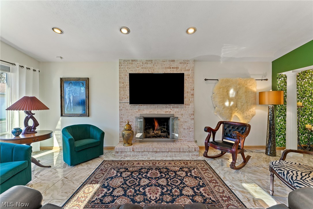 Presidential Square Condo - Residential