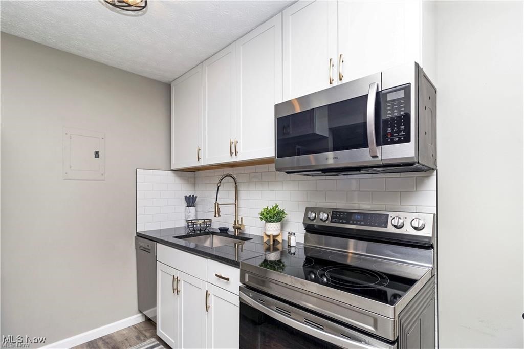 Cedarwood Village - Residential Lease