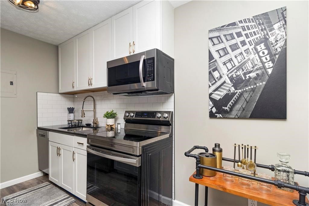 Cedarwood Village - Residential Lease