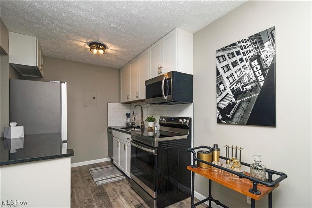 Cedarwood Village - Residential Lease