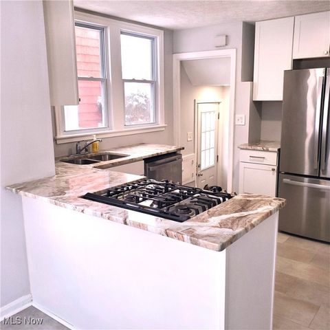 Tiny photo for 952 Elbon Road, Cleveland Heights, OH 44121 (MLS # 5183305)