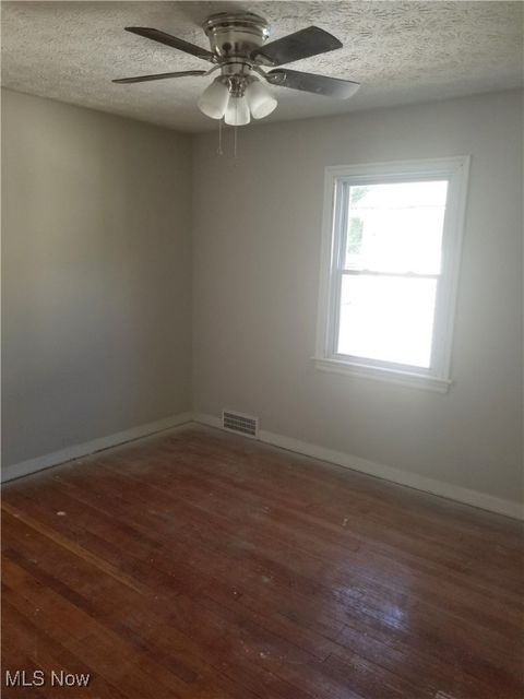 Tiny photo for 952 Elbon Road, Cleveland Heights, OH 44121 (MLS # 5183305)