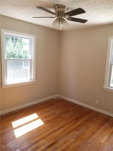 Tiny photo for 952 Elbon Road, Cleveland Heights, OH 44121 (MLS # 5183305)