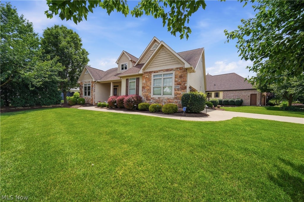 Photo of 1070 Wedgefield Court NE, North Canton, OH 44720 (MLS # 5220996)