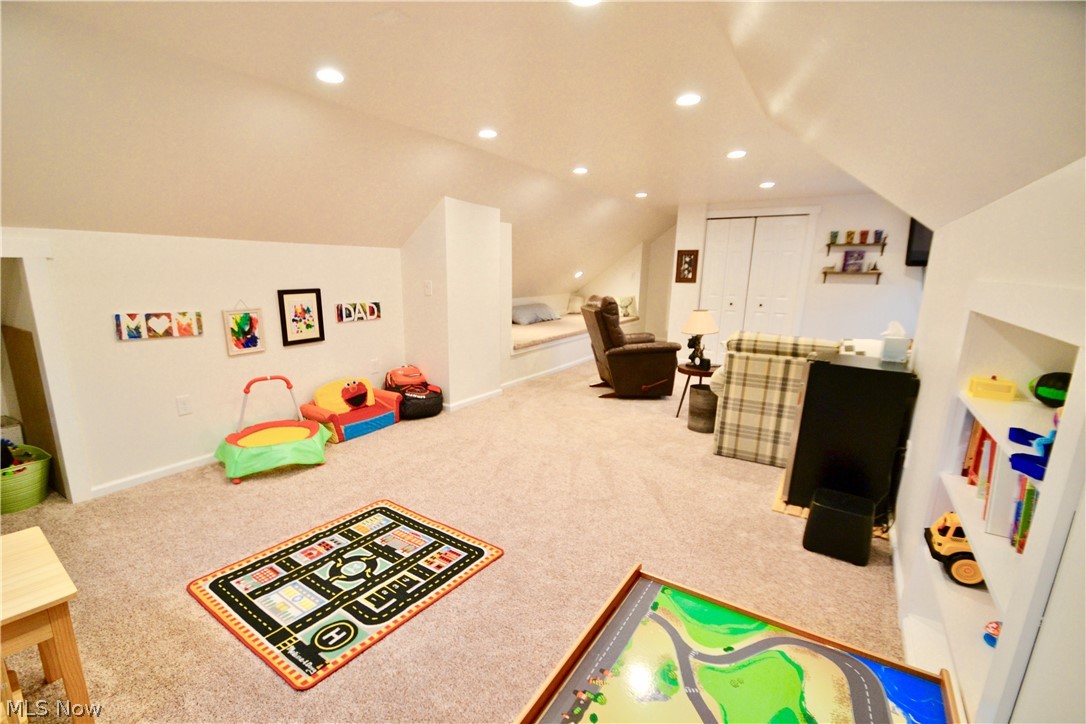 R I Curtis Mccreary-Oakwood Su - Residential