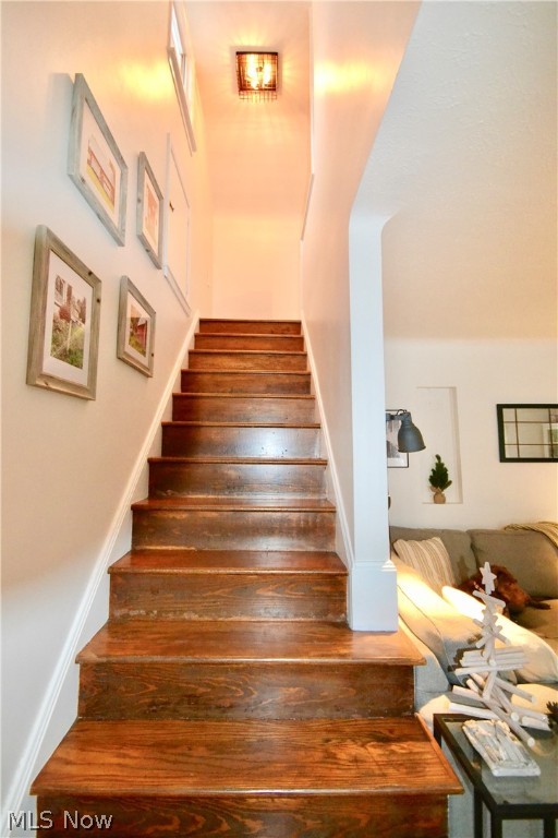 R I Curtis Mccreary-Oakwood Su - Residential