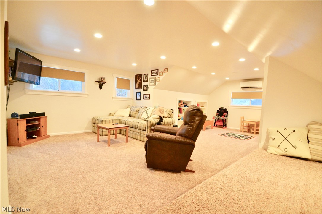 R I Curtis Mccreary-Oakwood Su - Residential