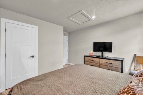 Tiny photo for 5394 Hawks Nest Circle, Sheffield Lake, OH 44054 (MLS # 5220375)