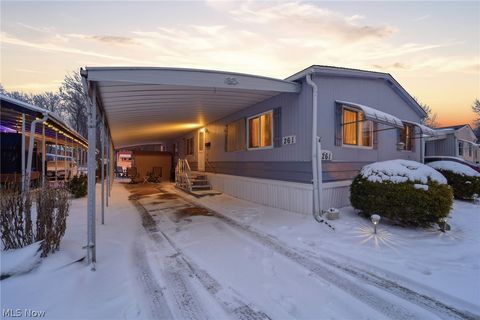 Homes For Sale - 261 Chelsea Drive<br/> Lake County, Willoughby, OH 44094