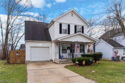 Homes For Sale - 611 Sherwood Avenue<br/> Youngstown, OH 44511