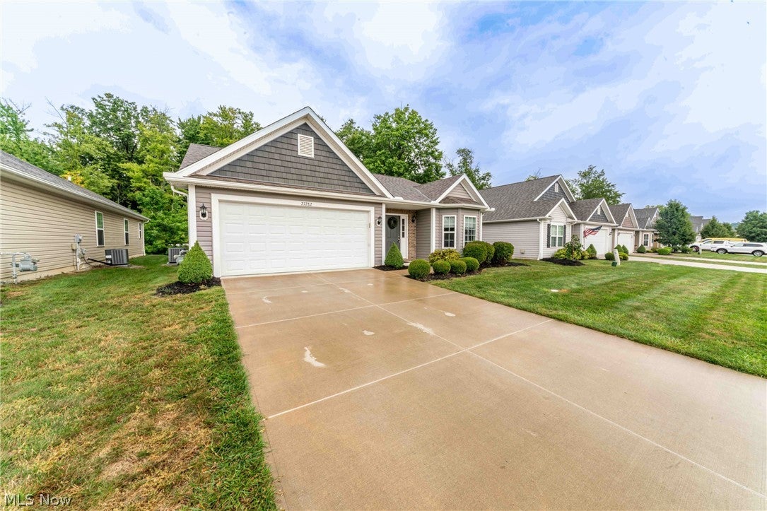27282 Emerald Oval N