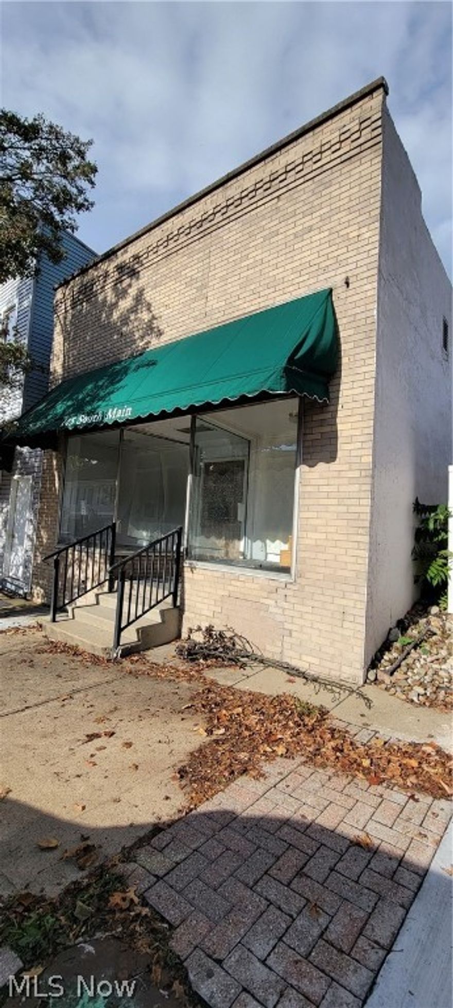 Great location for your office space.  Reception area with seating area; large owners office and separate conference room; Bath. Storage room to rear. Front and back entry.  2 parking spaces to rear.  On street parking available.  Full basement.  Large front windows for advertising.

 Furnace update 2011. 200 AMP Electric service. Low utilities, Average Gas $100; Electric $150; Water/Sewer $70 - all monthly averages.  Refrigerator and all remaining office furniture will stay with sale.