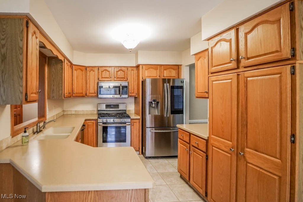 2410 Rohrer Street, North Canton, Ohio image 8