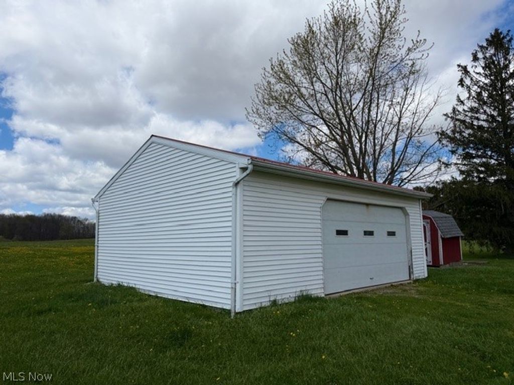 Photo of 9077 Youngstown Kingsville Road, Farmdale, OH 44417 (MLS # 5203006)