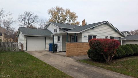 23820 Vincent Drive, North Olmsted, OH 44070 - #: 5086502