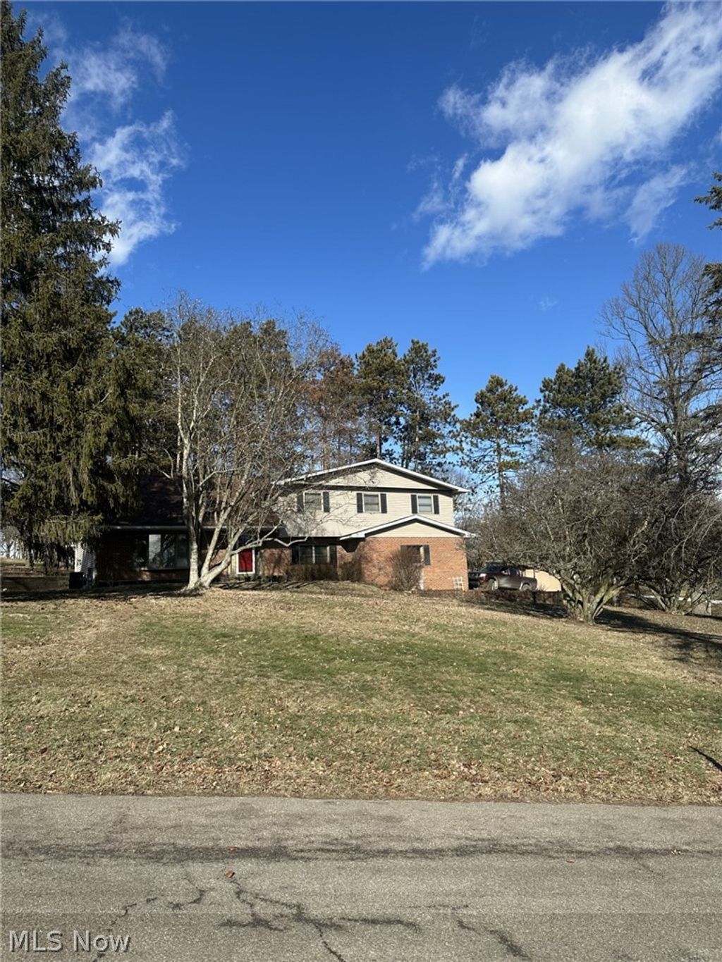 Photo of 2695 Ash Meadows Boulevard, Zanesville, OH 43701 (MLS # 5189443)